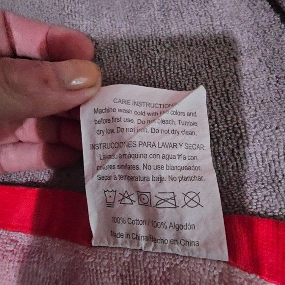 Beach Towel - Wonder Woman Logo - Oversized 58" x 28" - Picture 4 of 5